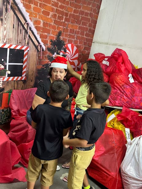 Encontro de fim de ano com crianças e famílias